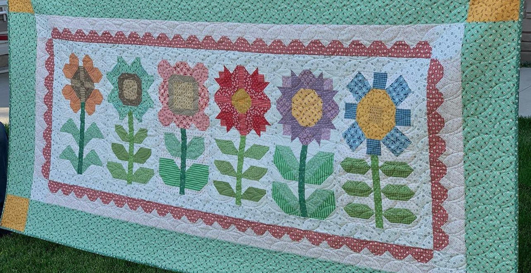 Prairie Quilt Seeds Bed Runner Finishing Kit by Lori Holt