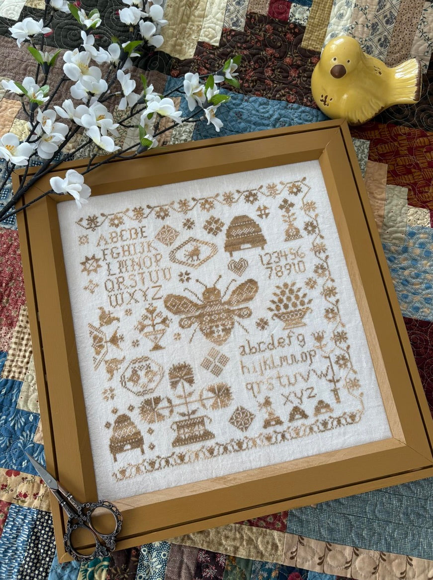 NASHVILLE PRE-ORDER: Honey Bee Sampler by Pansy Patch Quilts and Stitchery