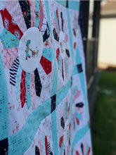 Load image into Gallery viewer, Let&#39;s Make a Dresden Quilt - Sew Along Kit by Tasha Noel