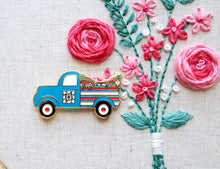 Load image into Gallery viewer, Needle Minder - Patriotic Truck by Flamingo Toes