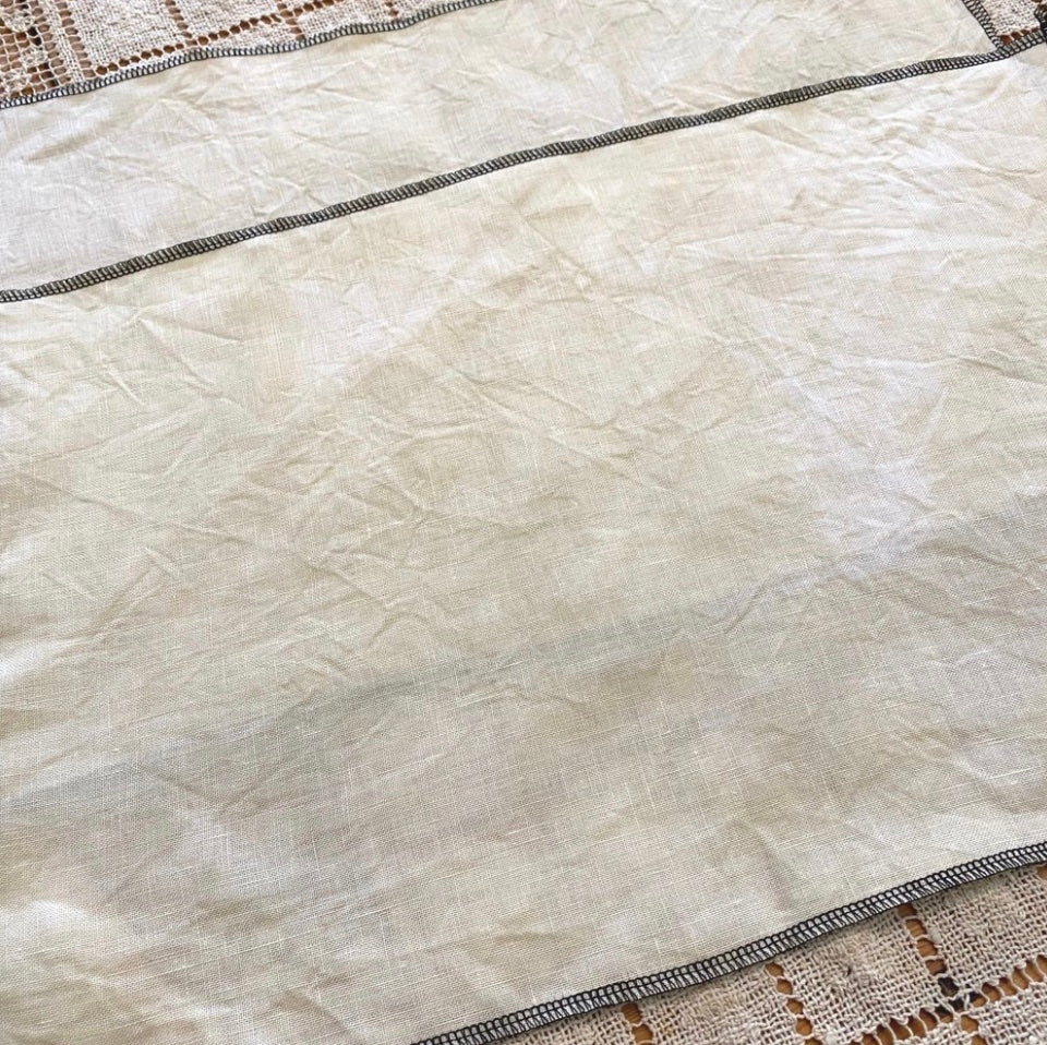 Cross Stitch Cloth - 40 Count Linen Fat Quarter Popover by Legacy Fiber Artz