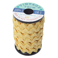 Vintage Trim - Large - Beehive by Lori Holt