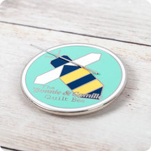 Load image into Gallery viewer, Needle Minder - Quilt Bee by Bonnie &amp; Camille